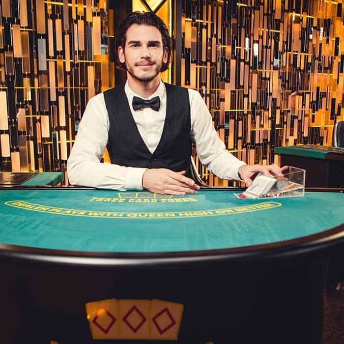 Three Card Poker, Evolution live poker: Fast poker with pair plus bonus